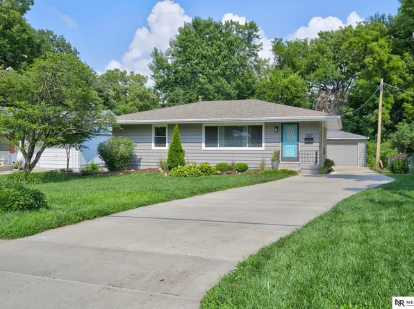 1327 Main St, Bellevue, NE 68005