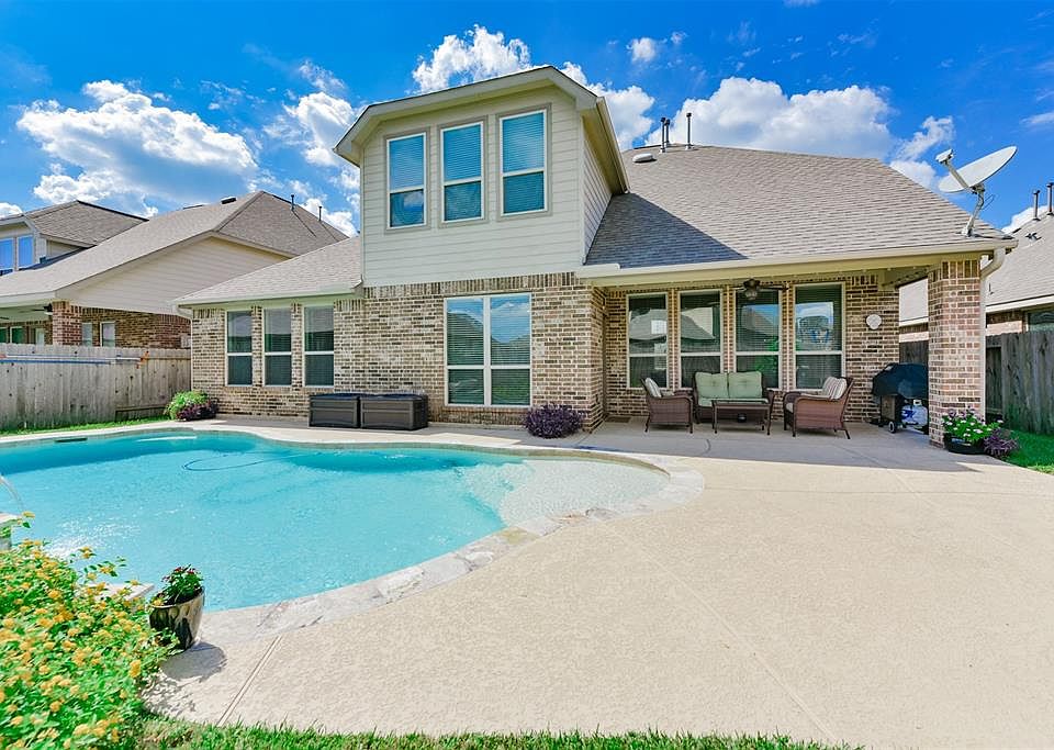 1st image of 282 W Creek Dr
