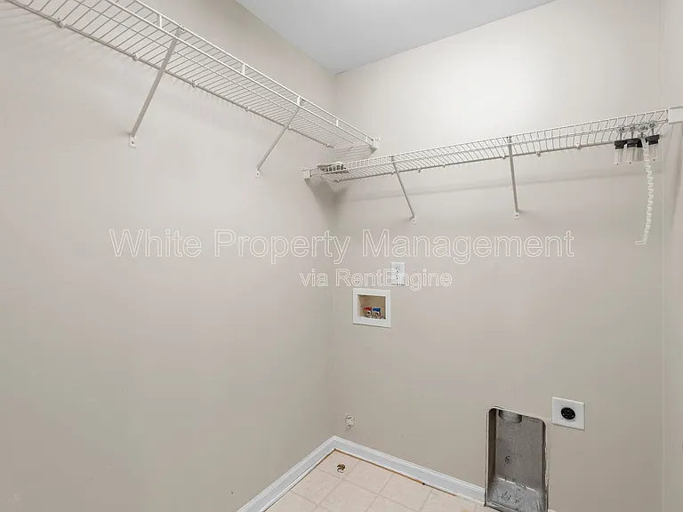 1141 Hammond Dr — Photo 26