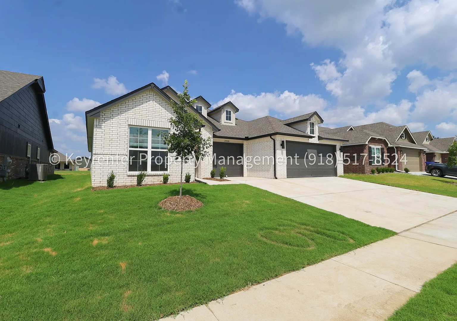 Stunning New Construction Simmons Home - 5 Bed 3 Bath - Move In Ready! — Photo 4