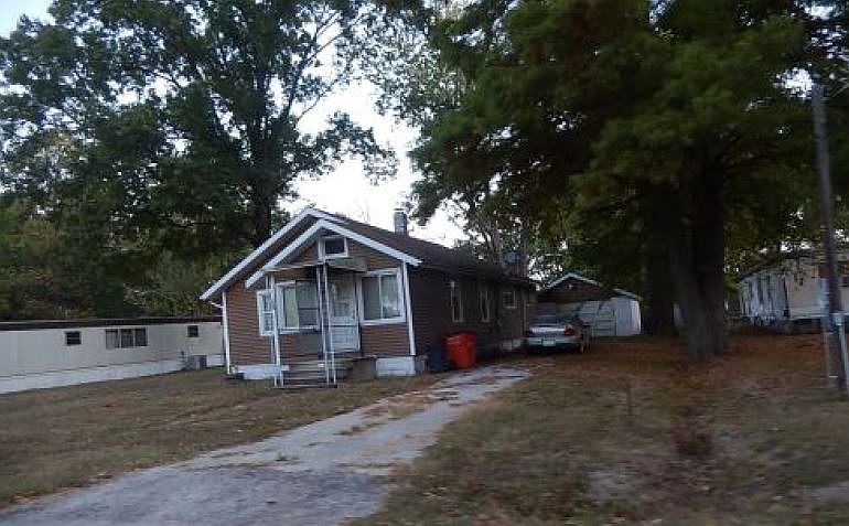 2nd image of 701 W Main St