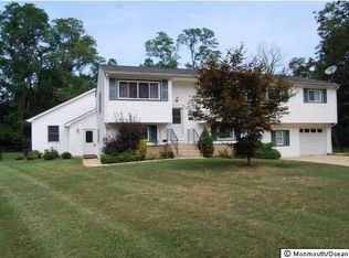 486 Roxbury Rd, Belford, NJ 07718