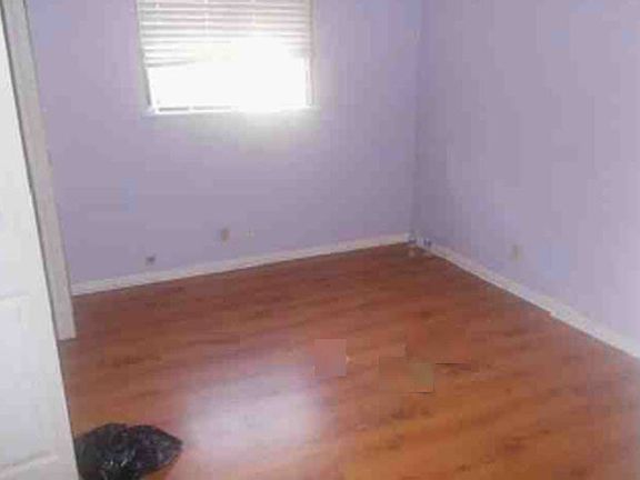 5th image of 185 Enfield Ln