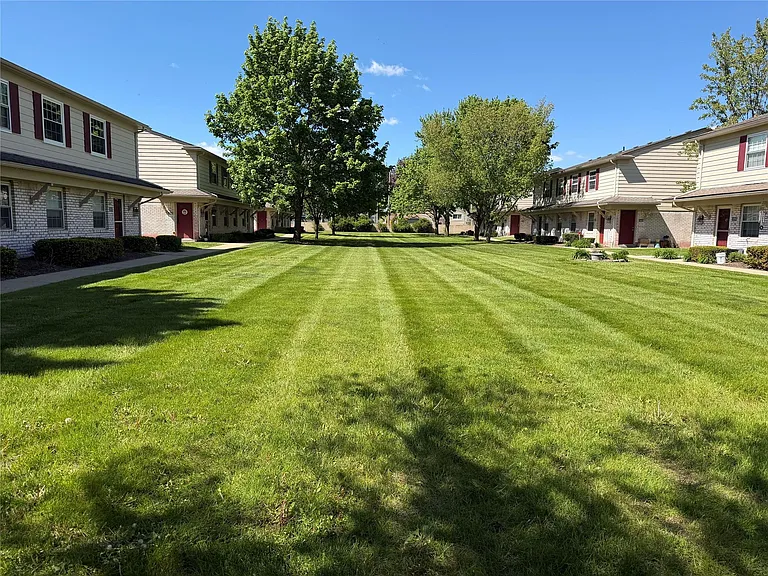 204 Princeton Dr — Photo 25