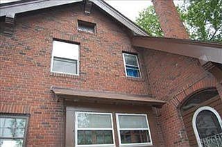 3rd image of 15330 Lake Ave
