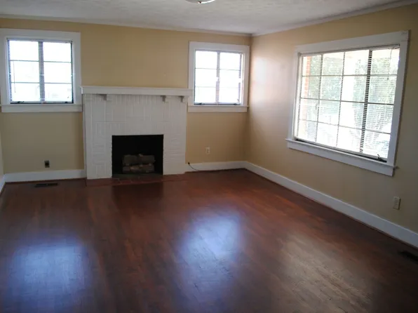 105 N 14th St, Opelika, AL 36801