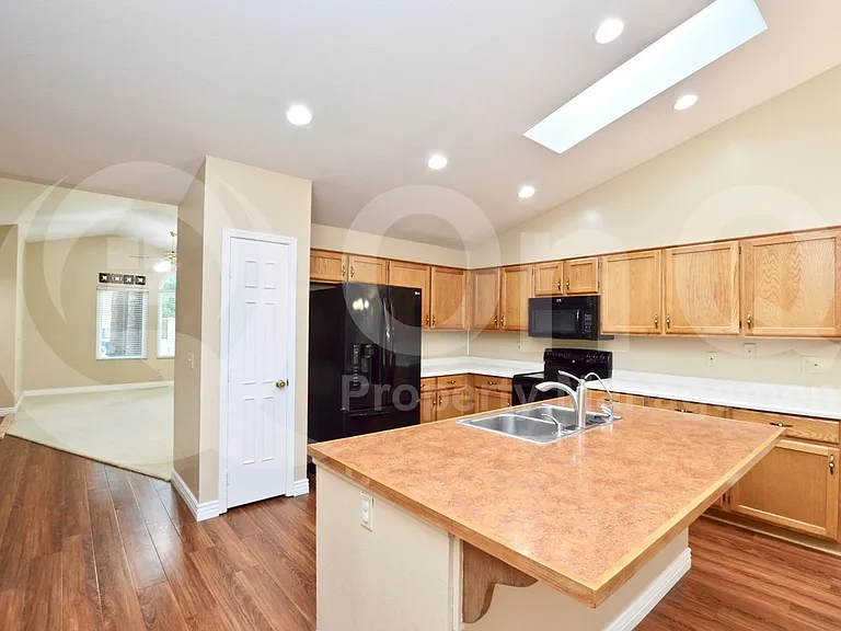 763 W Folley St — Photo 4