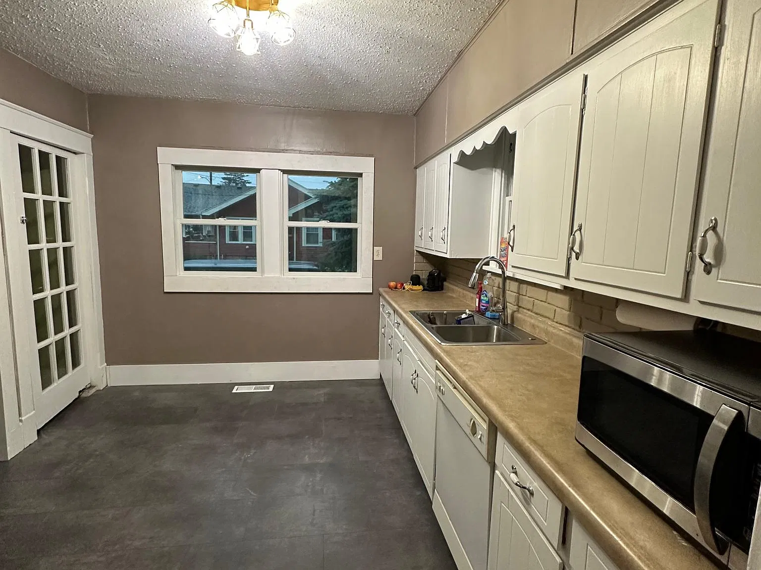 4 bed, 1248 sqft, $2,200 — Photo 3