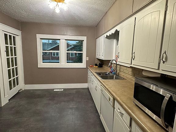 4th image of 311 W Evers Ave