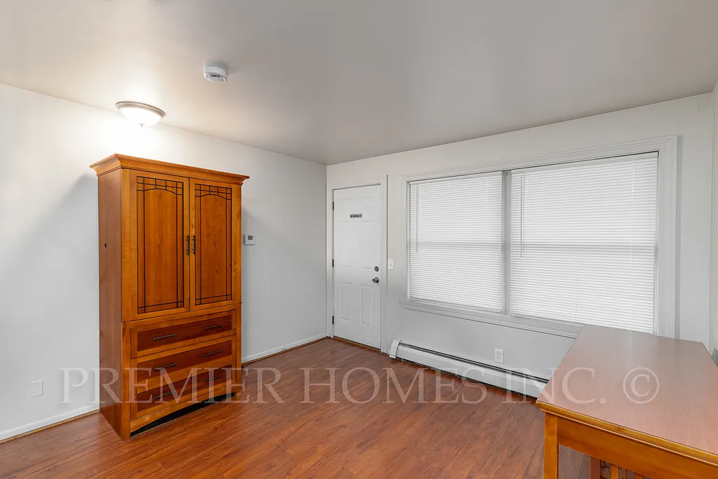 Studio, 450 sqft, $795 — Photo 3