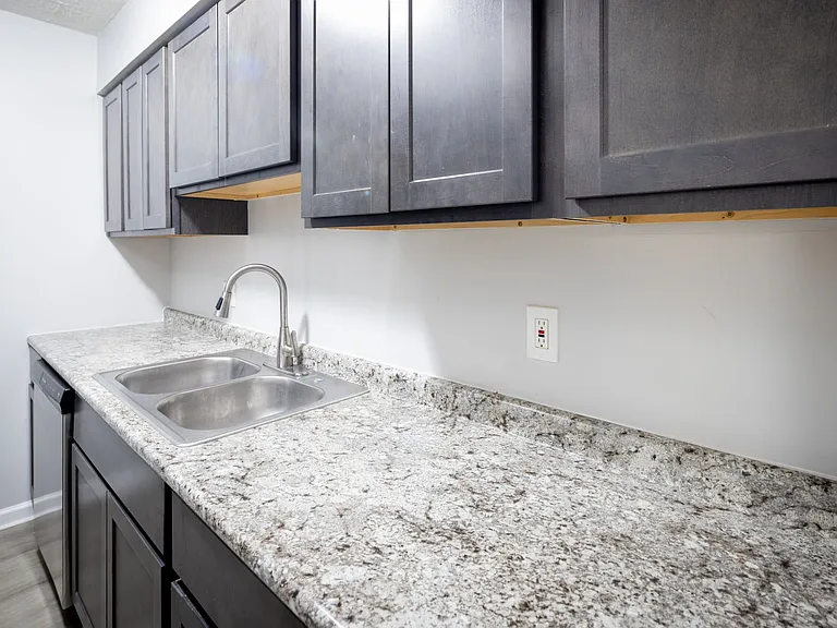 Grant Street Apartments — Photo 41