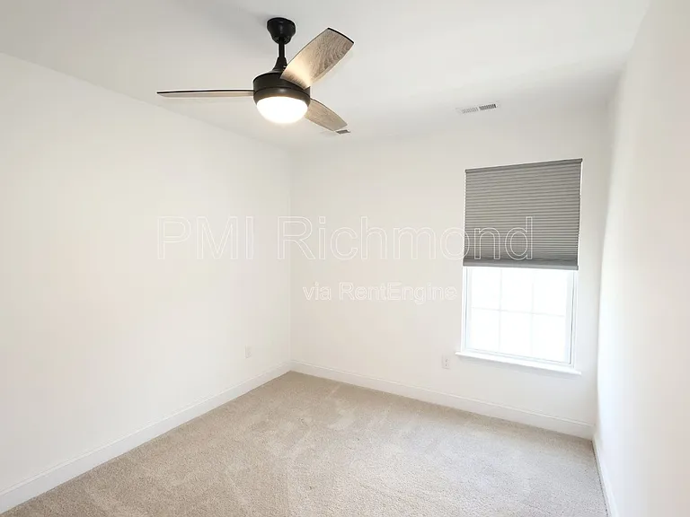 425 Randolph View Dr — Photo 33