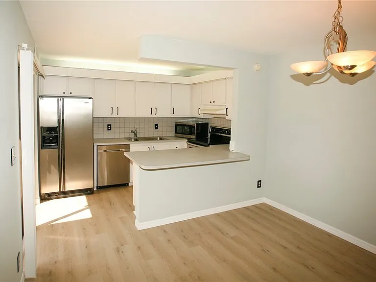 1653 Park Meadows Dr — Photo 6