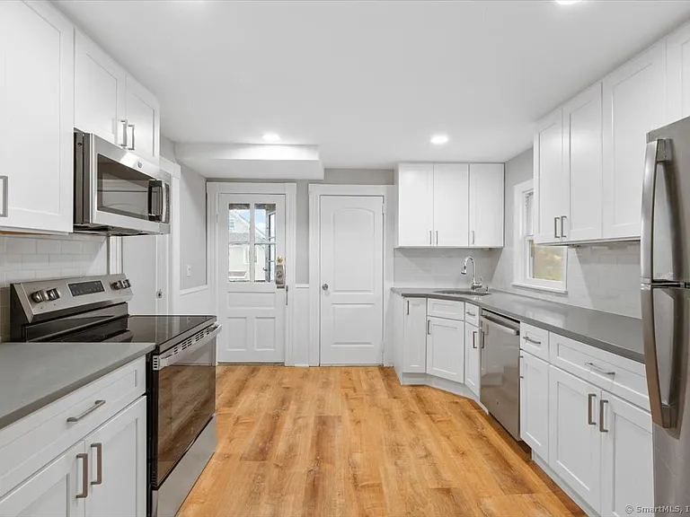 816 Pacific St #2 — Photo 2