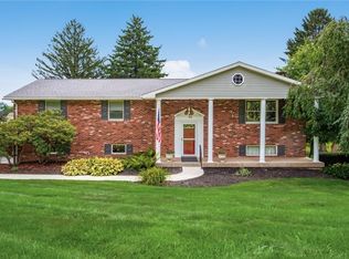 2700 Stanway Dr, Zanesville, OH 43701