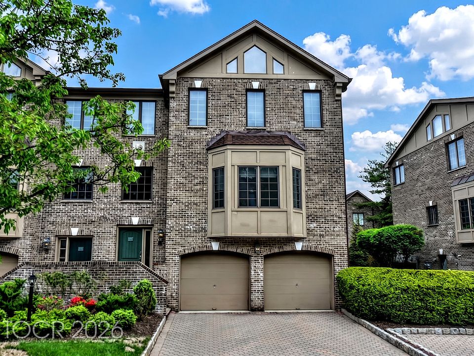 1st image of 15 Sherbrooke Ct