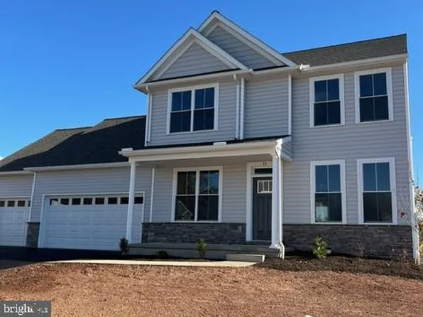 35 Callie Dr, York, PA 17404