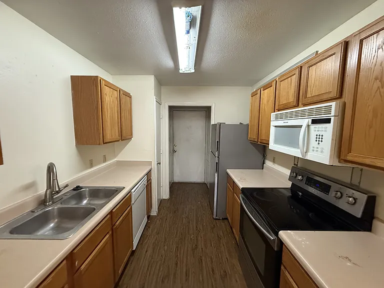 1000-1002 Sagewood Trl — Photo 5