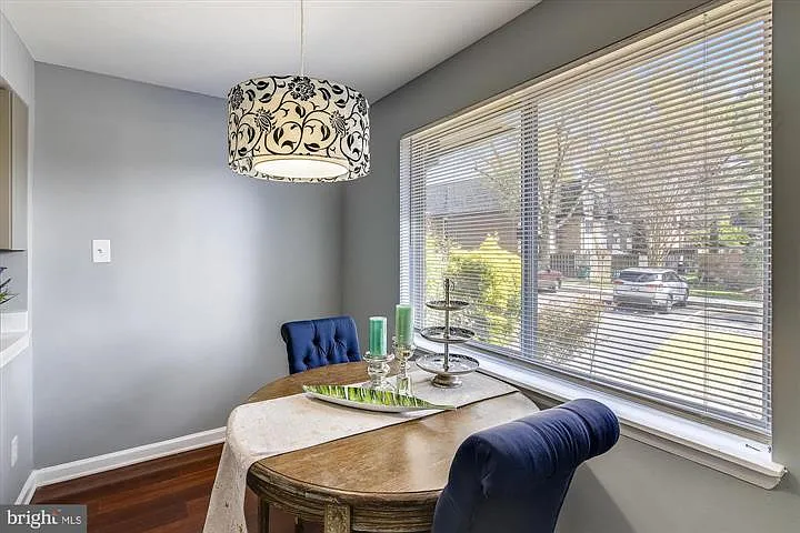 324 W Deer Park Rd — Photo 10