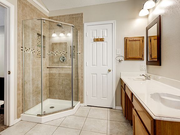 4th image of 2710 Scrimshire Ct