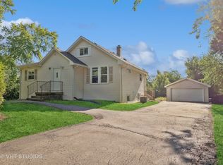 6N175 Virginia Rd, Roselle, IL 60172