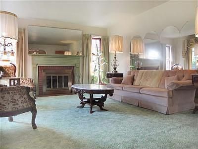 2nd image of 419 W Midlothian Blvd
