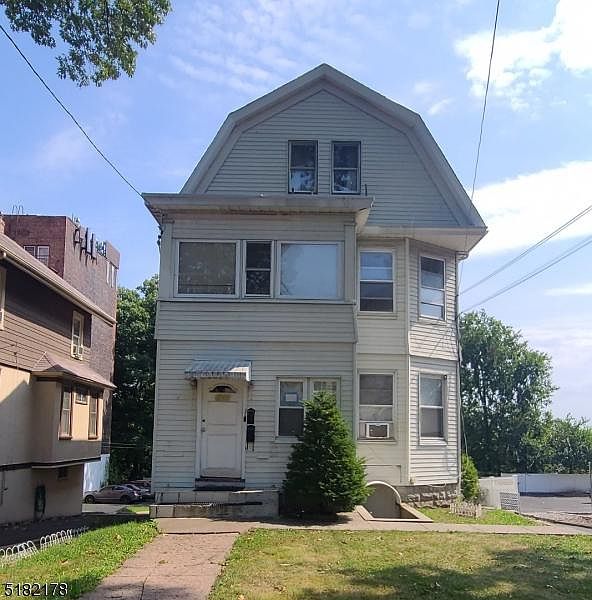 1st image of 292 Union Ave Floor 2