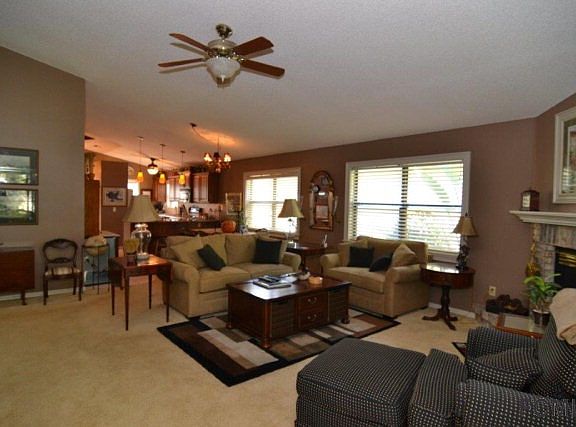 4th image of 71 Beachwood Dr