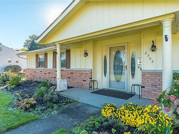 4th image of 2305 Rebecca Dr