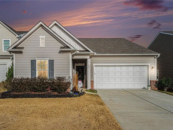 101 Carnaby St, Winder, GA 30680