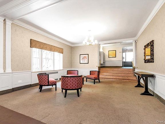 2nd image of 8449 168th St APT 4S