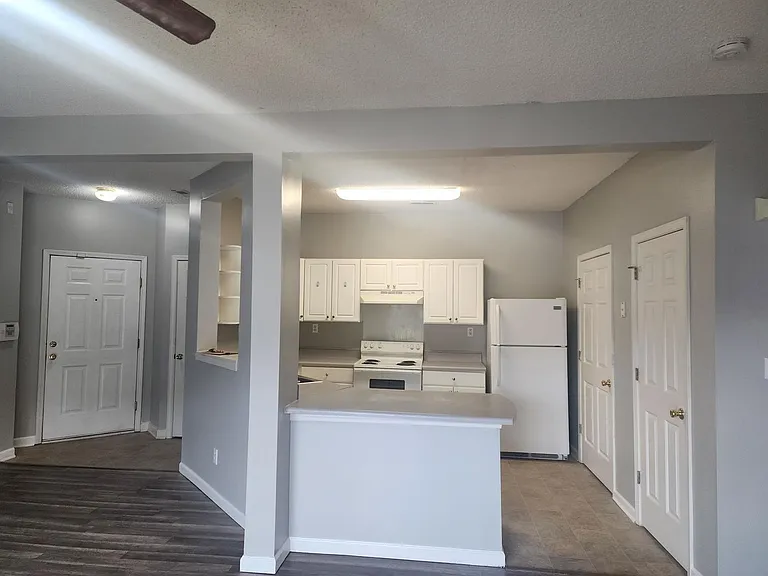 151 Wexford Dr #204 — Photo 3