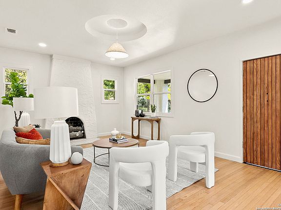 4th image of 115 W Lullwood