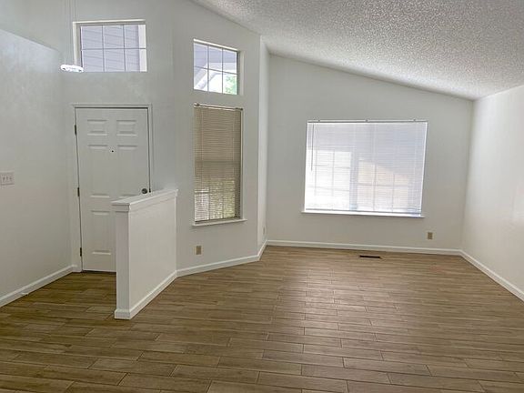 3rd image of 6628 Valley Wood Dr