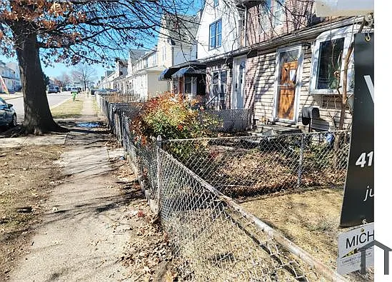 272 Saint Helena Ave — Photo 28