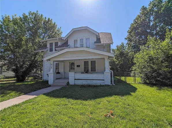 435 S Chestnut St, Olathe, KS 66061