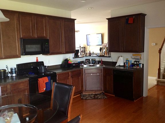 5th image of 256 Tigerlilly Dr