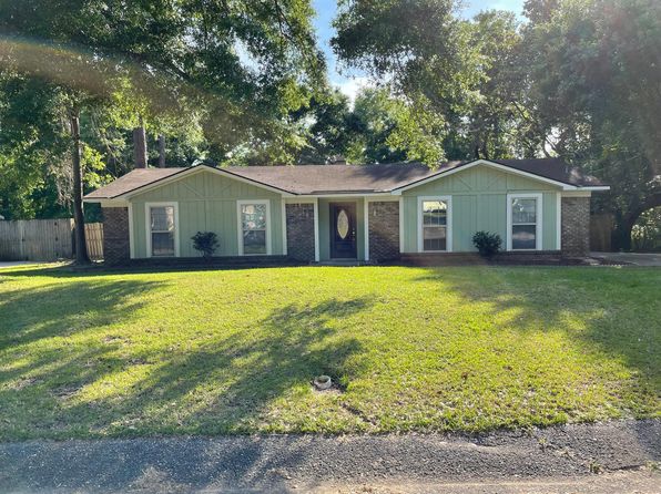 824 Bonneville Dr