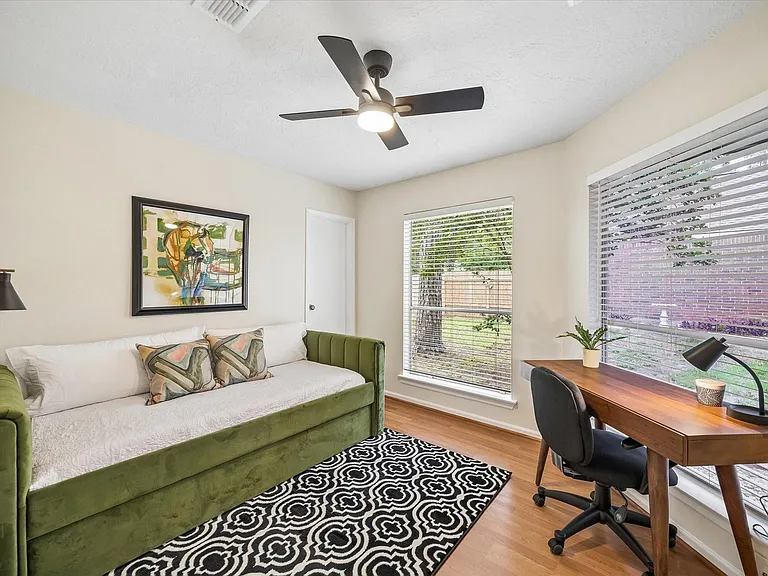 30 Camberwell Ct — Photo 18