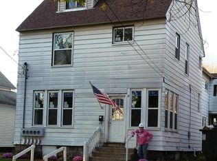 27 Colfax St NE, Grand Rapids, MI 49505