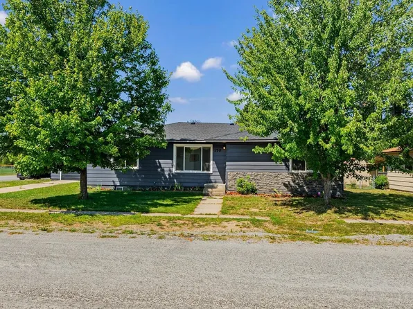 170 10th St, Priest River, ID 83856