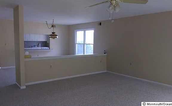 5th image of 1633 Wisteria Ct