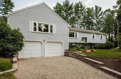 3rd image of 84 Cranberry Dr