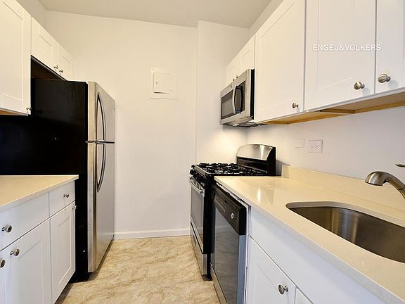 4th image of 155 W 68th St APT 2128