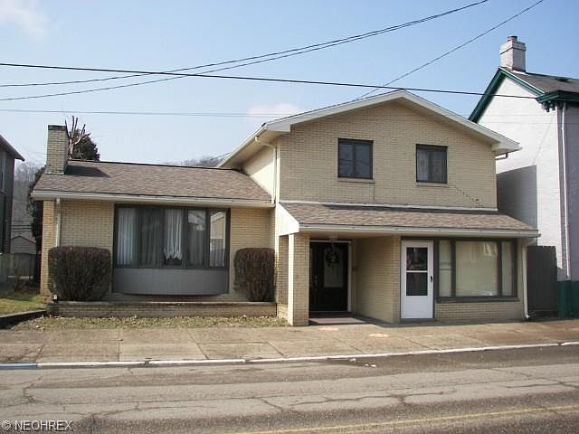 1st image of 733 Main St