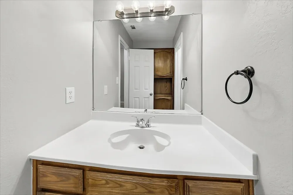 3 bed, 1302 sqft, $1,340 — Photo 4