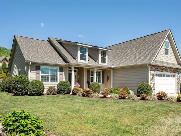 31 Black Iron Ln, Hendersonville, NC 28792