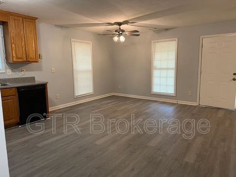 1145 Booker Ave SW — Photo 8