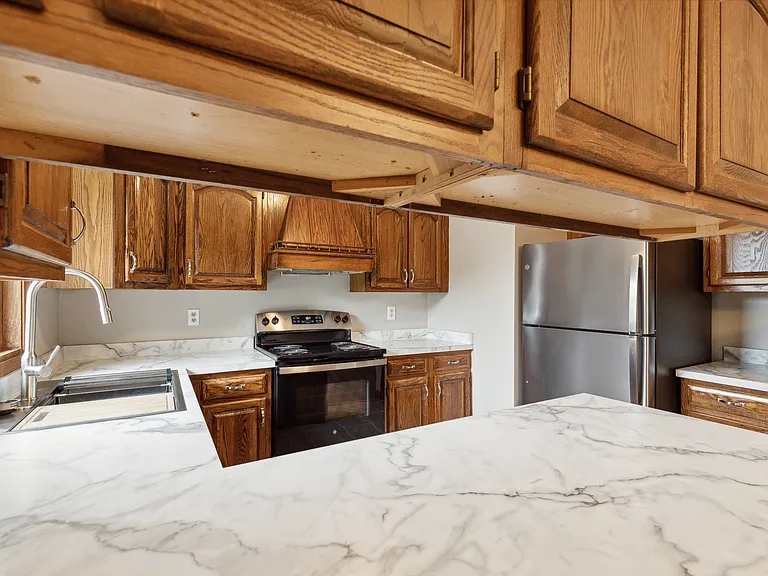 8237 Vicksburg Pl — Photo 9