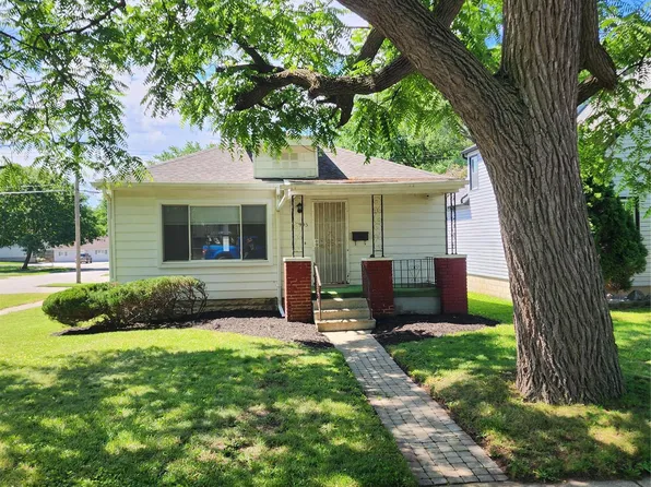 995 Lakeview St, Waterford, MI 48328